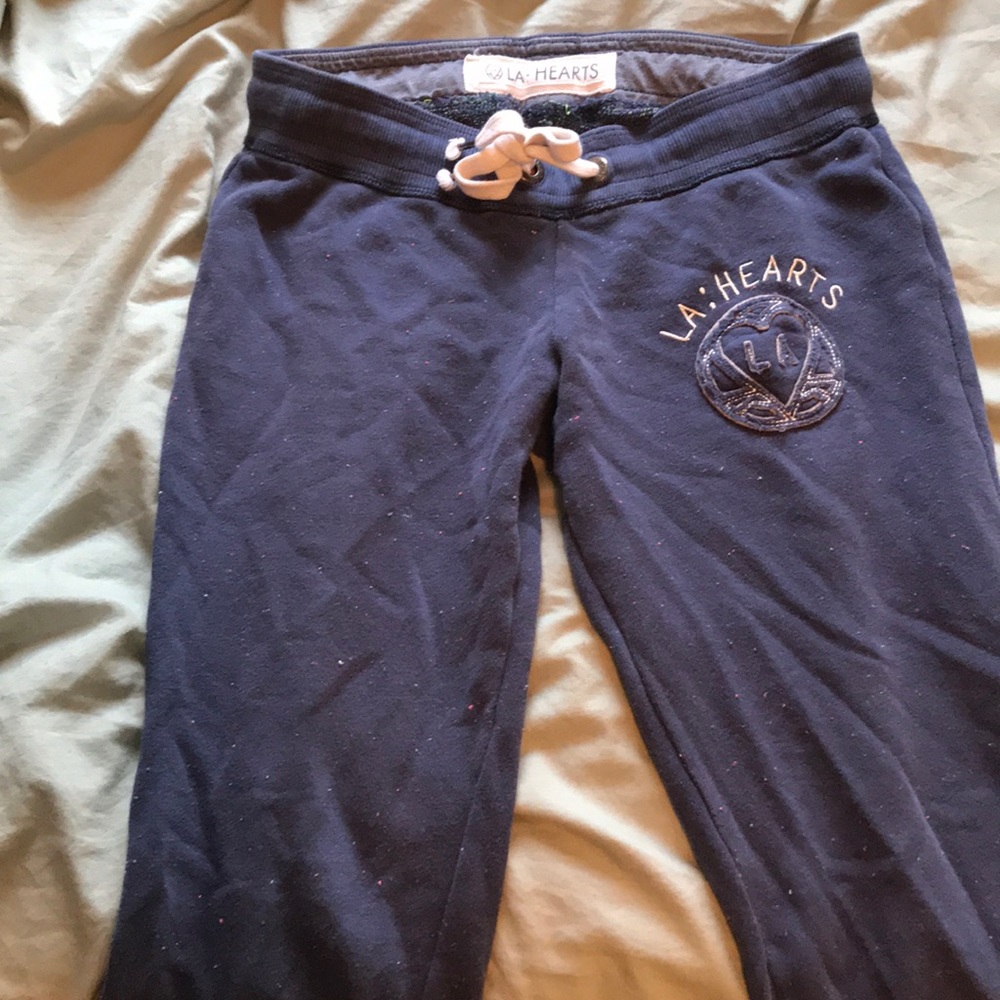Joggers/sweatpants with tight bottoms